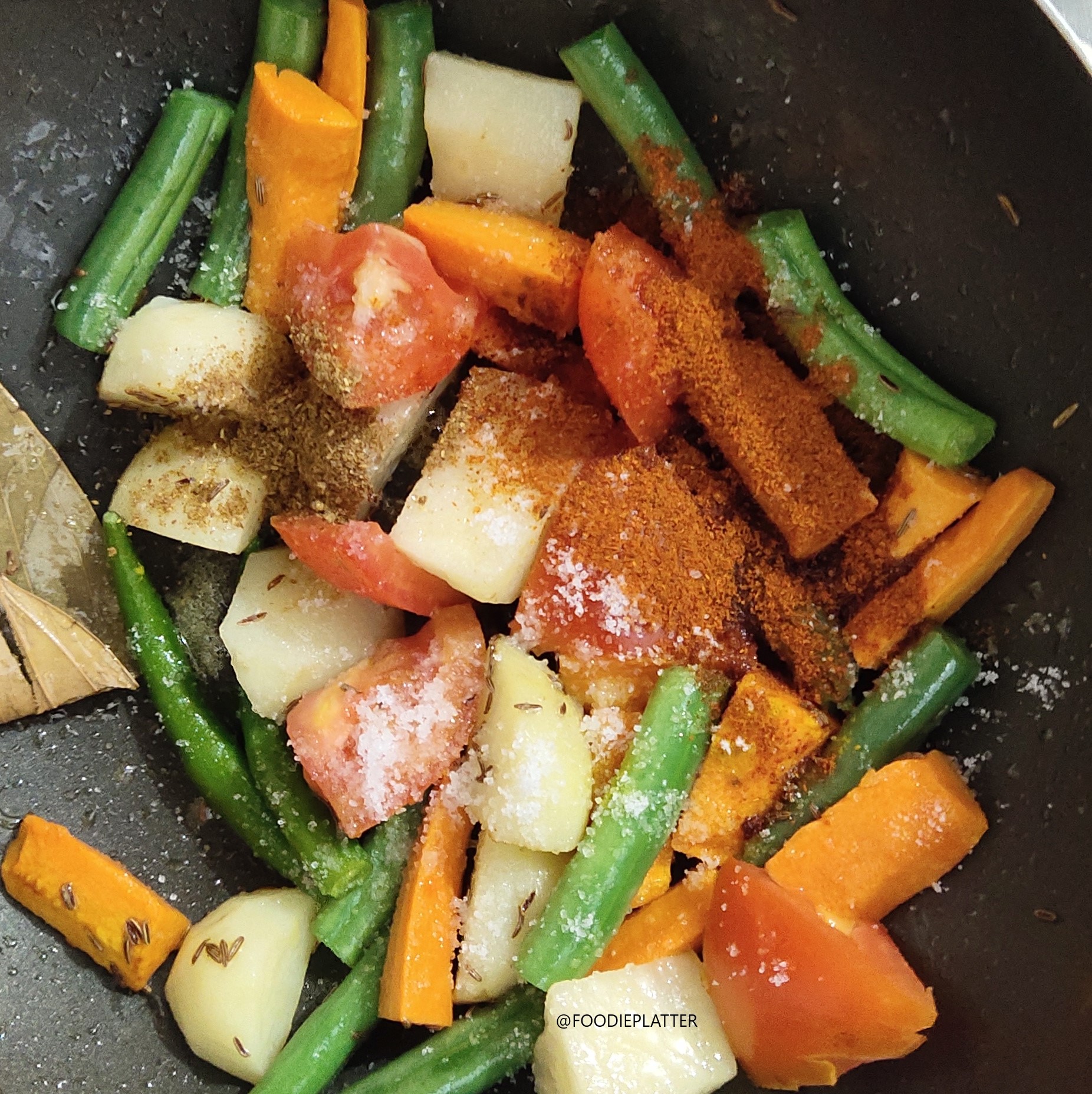 Vegetable Pulao Recipe (Rice Cooker/ Pressure cooker) Foodie Platter